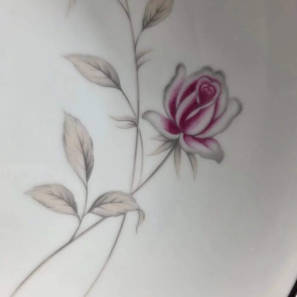 Seizan Fine China Lasting Rose 9 Inch Serving Bowl White Pink Roses Gray Leaves